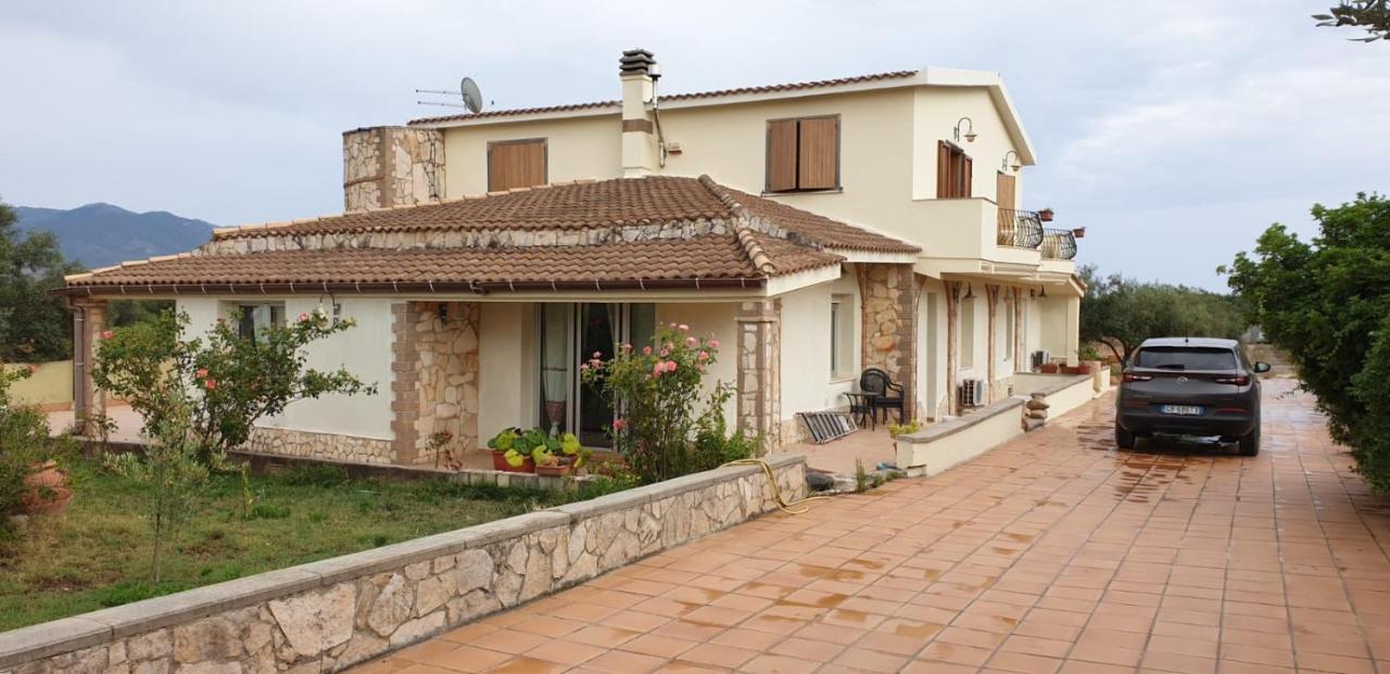 Villa Renzo E Lucia Sant Isidoro  Экстерьер фото