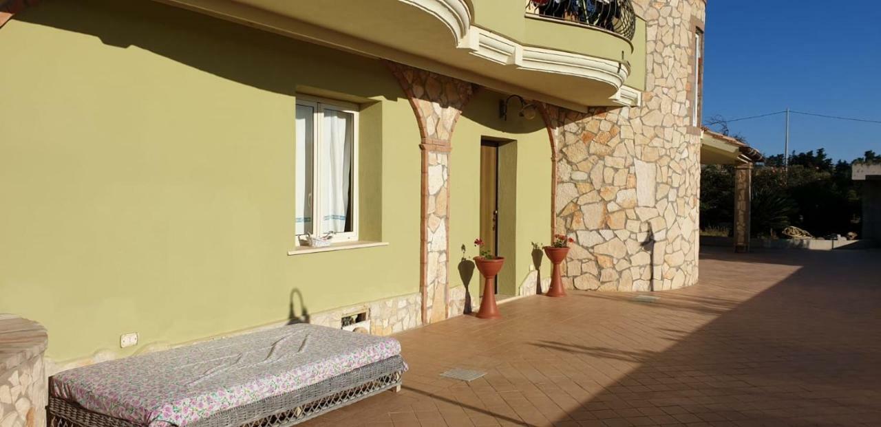 Villa Renzo E Lucia Sant Isidoro  Экстерьер фото