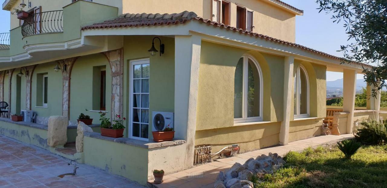 Villa Renzo E Lucia Sant Isidoro  Экстерьер фото