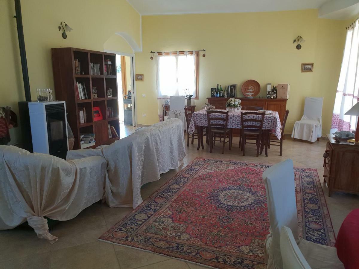 Villa Renzo E Lucia Sant Isidoro  Экстерьер фото
